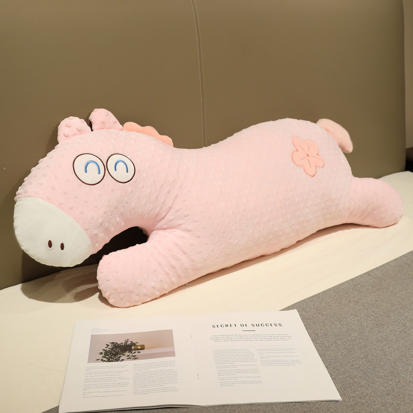 Verano lindos cojines de peluche de dibujos animados frijoles de peluche caballo almohada larga niñas piernas para dormir en la cama al por mayor lindo