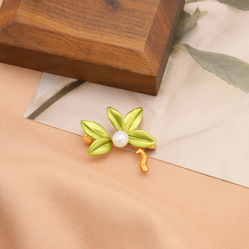 Broche de perlas naturales de agua dulce para Mujer Accesorios de PIN de ramillete verde fresco del todo fósforo hojas vintage productos de alta gama