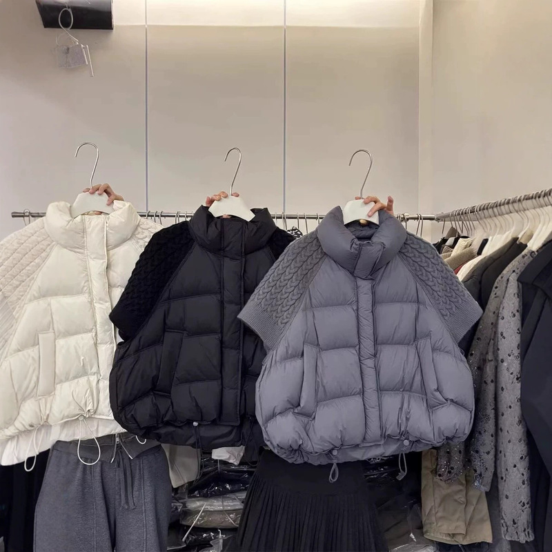 Stand-up collar patchwork knitted down vest for women, Korean style, 2026 winter new fashion, short-sleeved, petite size, white duck down vest