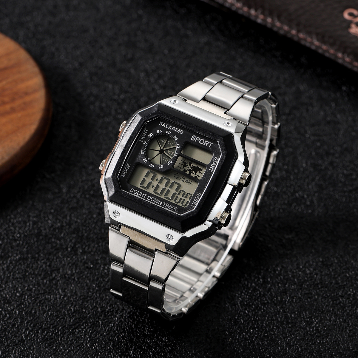 Comercio exterior Reloj de hombre Moda LED luminoso estudiante reloj electrónico reloj cuadrado reloj de acero reloj electrónico de los hombres al por mayor