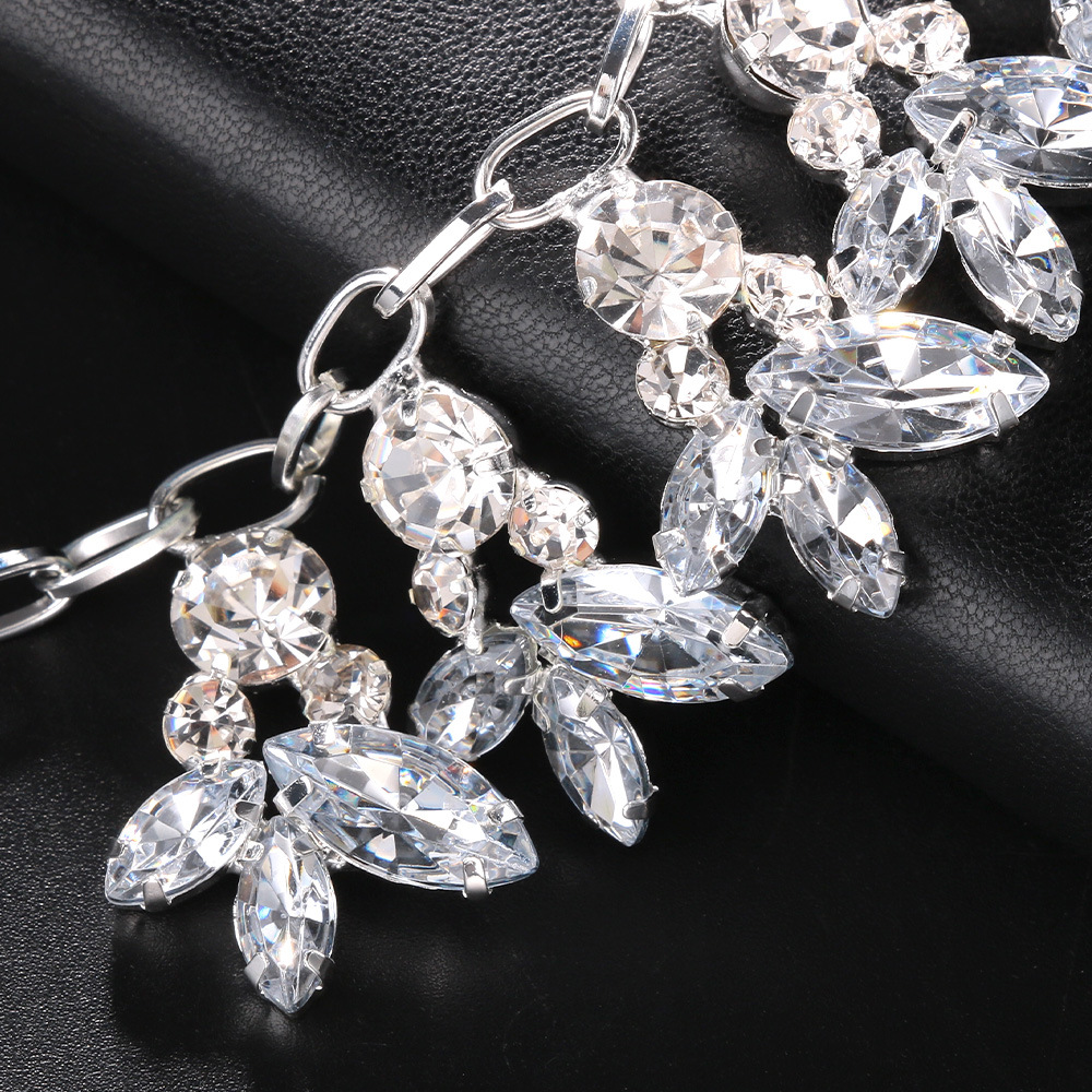 AliExpress Venta caliente rhinestone máscara personalidad europea y americana completo diamante colgante cara decoración Halloween todo-juego joyería