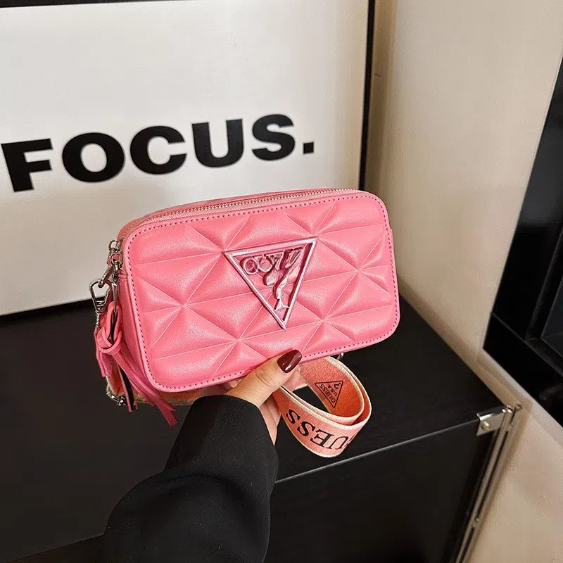 Comercio exterior transfronterizo 2024 pequeña bolsa cuadrada bolso de hombro casual del todo partido de las mujeres bolsa de mensajero moda rombo correa de hombro ancha bolso de la cámara