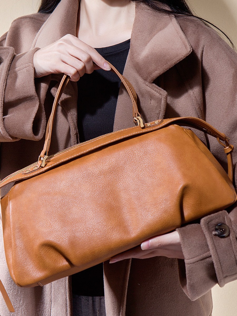 Bolsa de invierno de otoño y invierno de gran capacidad en línea 2025 nueva bolsa de almohada universal bolsa de bolos bolso