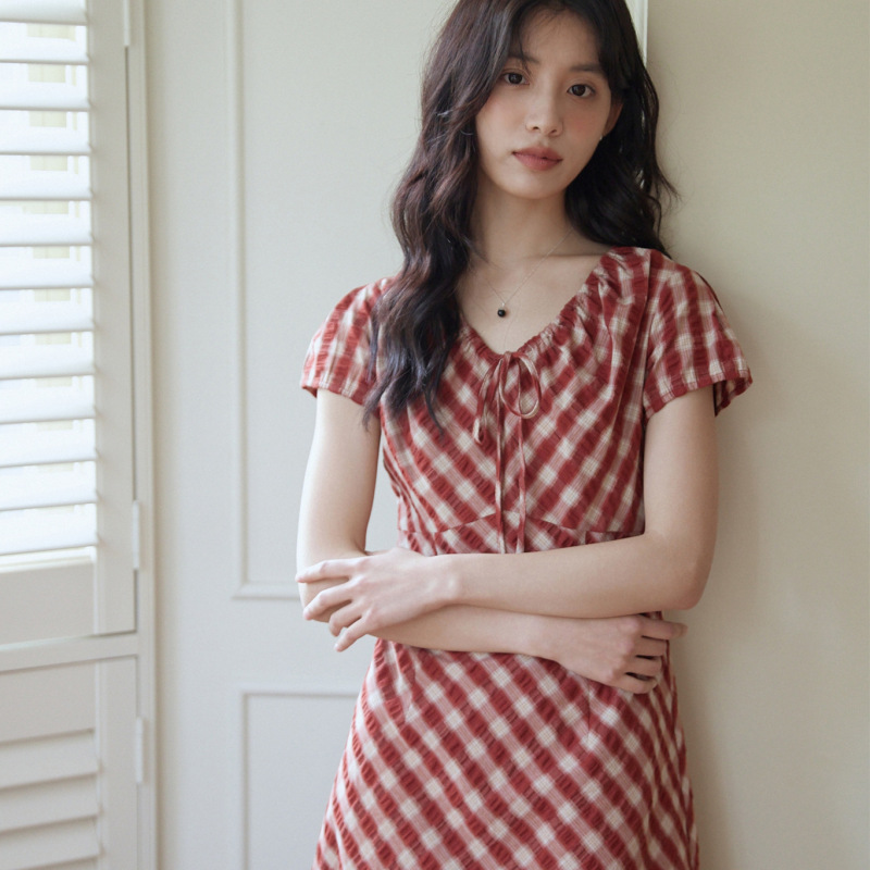 MIXABO レトロコントラストチェック柄小さなフライングスリーブプリーツ V ネックドレス女性の夏の休暇ウエスト痩身チェック柄スカート|undefined