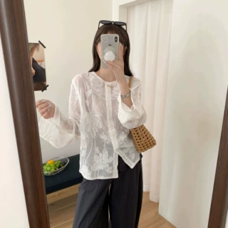夏季轻薄透气圆领长袖花边显瘦防晒开衫温柔气质立体刺绣纯棉衬衣