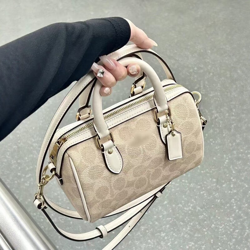 High-End New Version of the Vintage Monogram Mini Boston Women's Bag, Fashionable Shoulder and Handbag Pillow Bag, Crossbody High-End New Version of the Vintage Monogram Mini Boston Women's Bag, Fashionable Shoulder and Handbag Pillow Bag, Crossbody