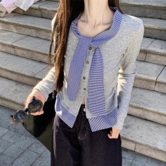 格子のつなぎ合わせのストラップの偽の2つのtシャツのニットの女性学院の風は色の修身にぶつかってやせている内に長袖の上着を掛けます。