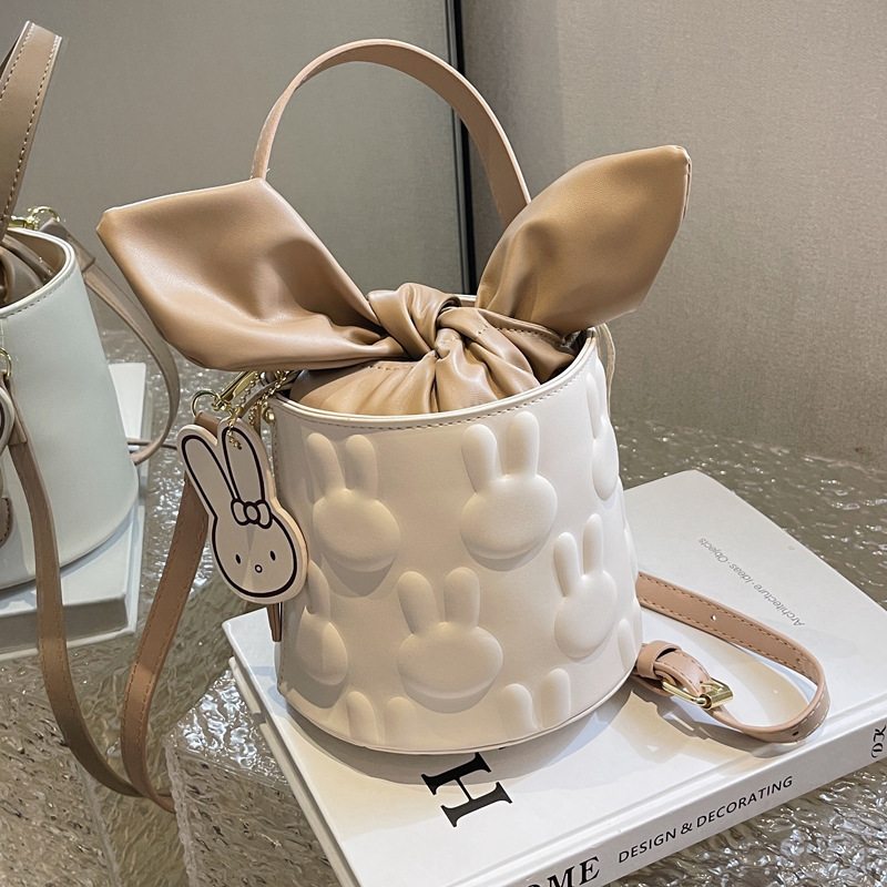 Bucket Bag Image 4