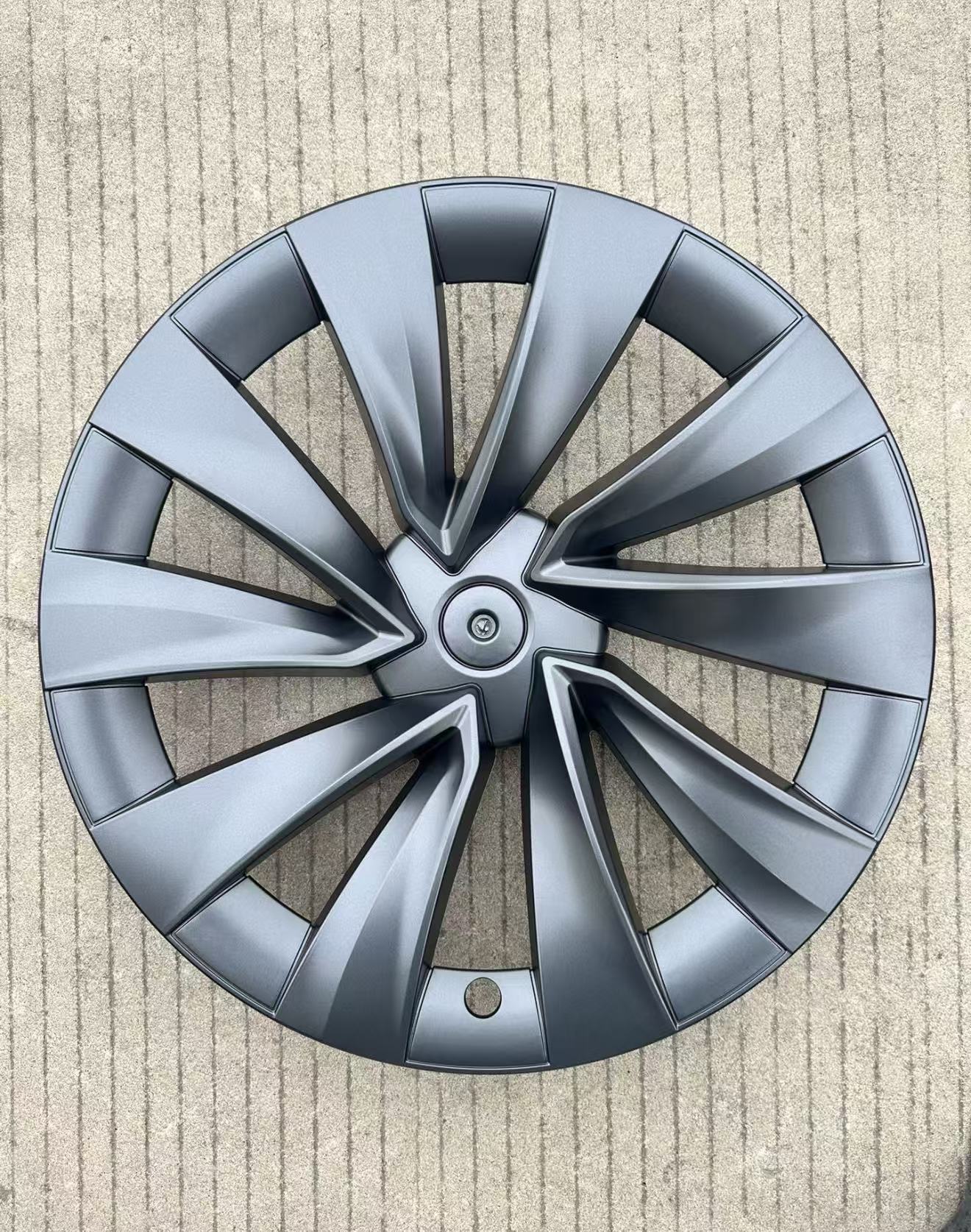 Hub cover: Tesla 3/Y Wheel - new-model-y-20-inch-nova-gun-grey