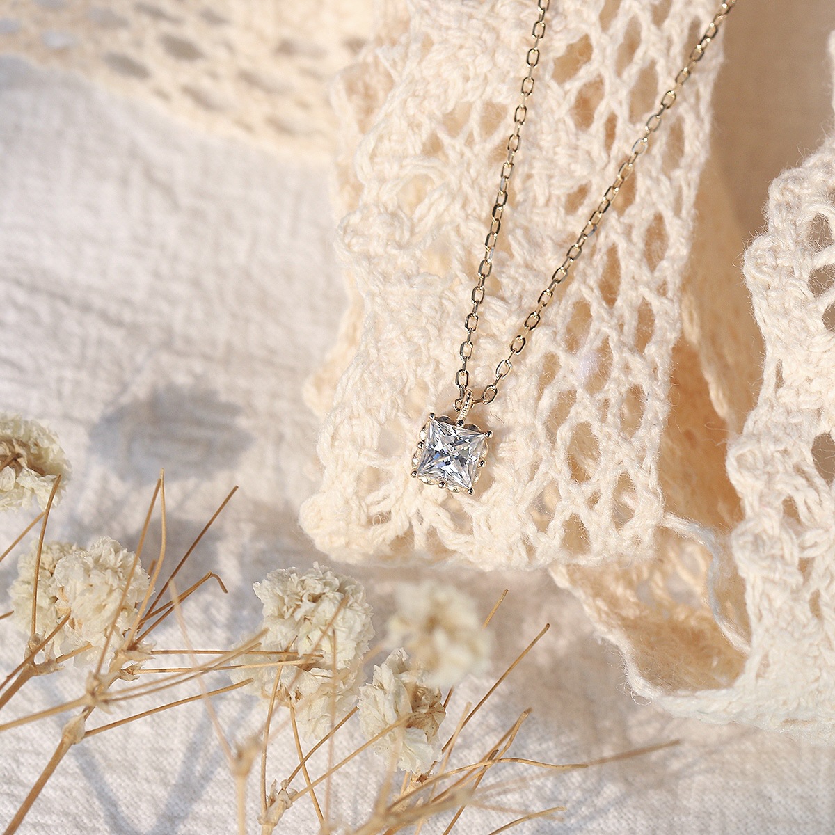 Casual, Holiday Occasion 1 Piece 925 Sterling Silver Geometric Moissanite 925 Sterling Silver Cable Chain Pendant Necklace