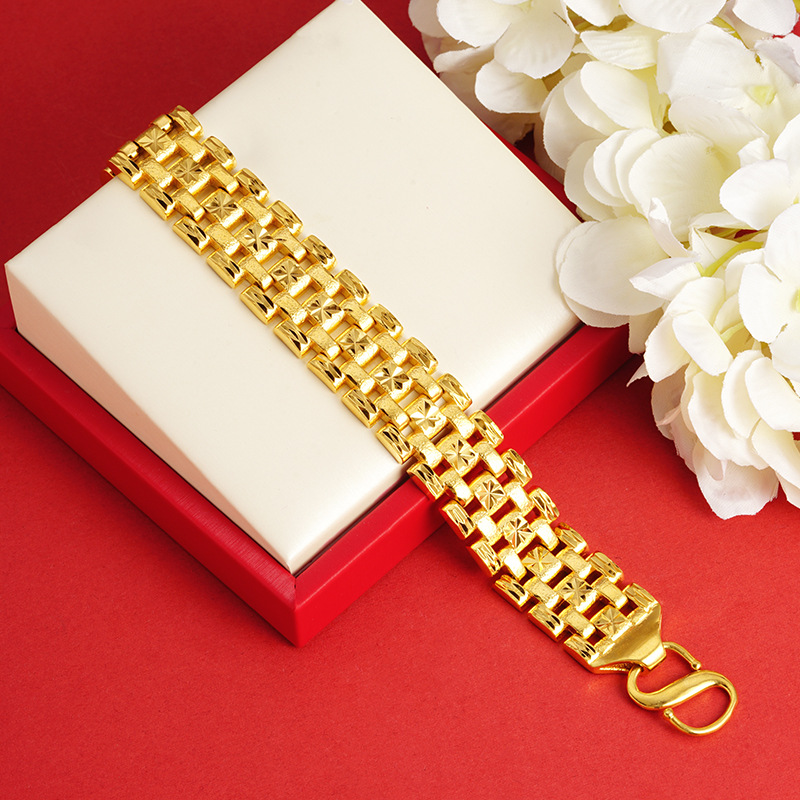 Pulsera de cadena de tanques para hombres y mujeres Pulsera de oro de arena de Vietnam no se desvanece durante mucho tiempo Regalo de todo partido dominante Venta caliente Yiwu Venta al por mayor