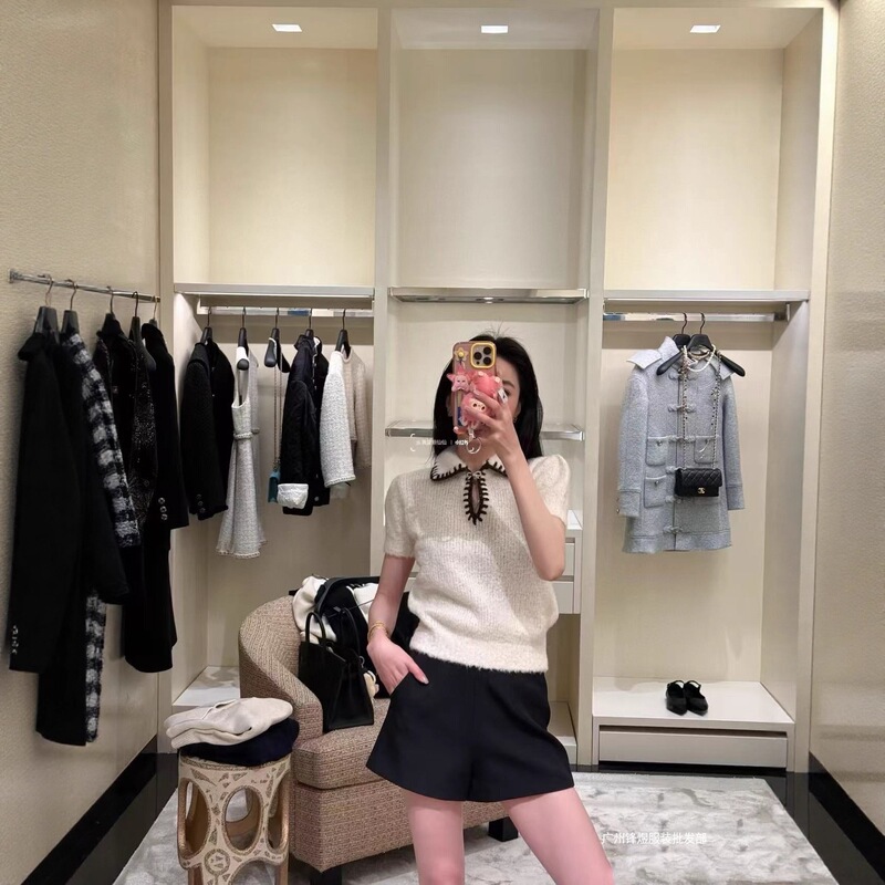 Nanyou Women's High-Quality Xiaoxiangjia French Style Elegant Simple Hollow Collar Polo Collar Sweater Knitwear