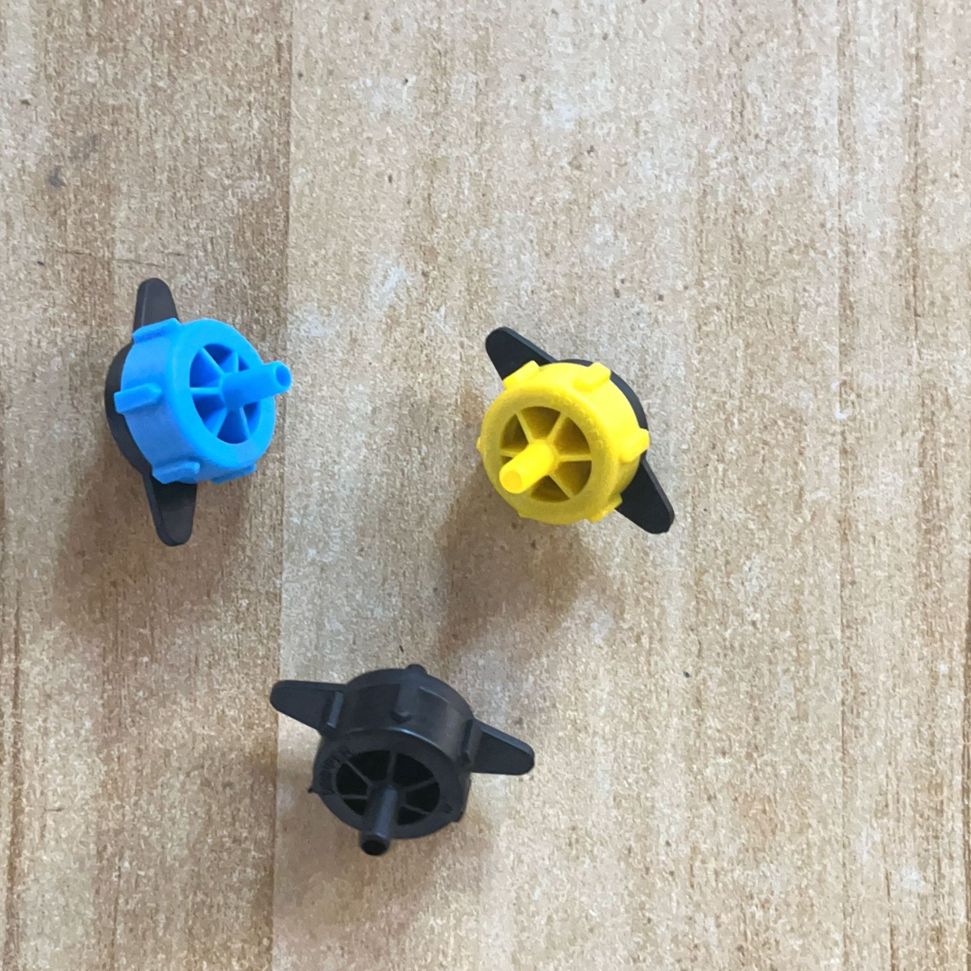 2L 4L 8L desmontable cabeza de goteo de compensación de presión para riego por goteo de árboles frutales de montaña en maceta flujo uniforme