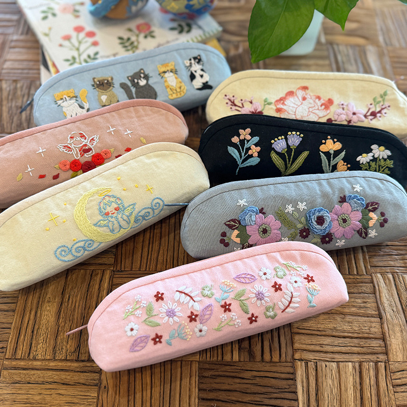 Bolsa de bolígrafo de estudiantes bordado de viento chino Lu bordado a mano flores y hierbas caja de papelería creativa regalo de apertura de la escuela caja de bolígrafo de arte