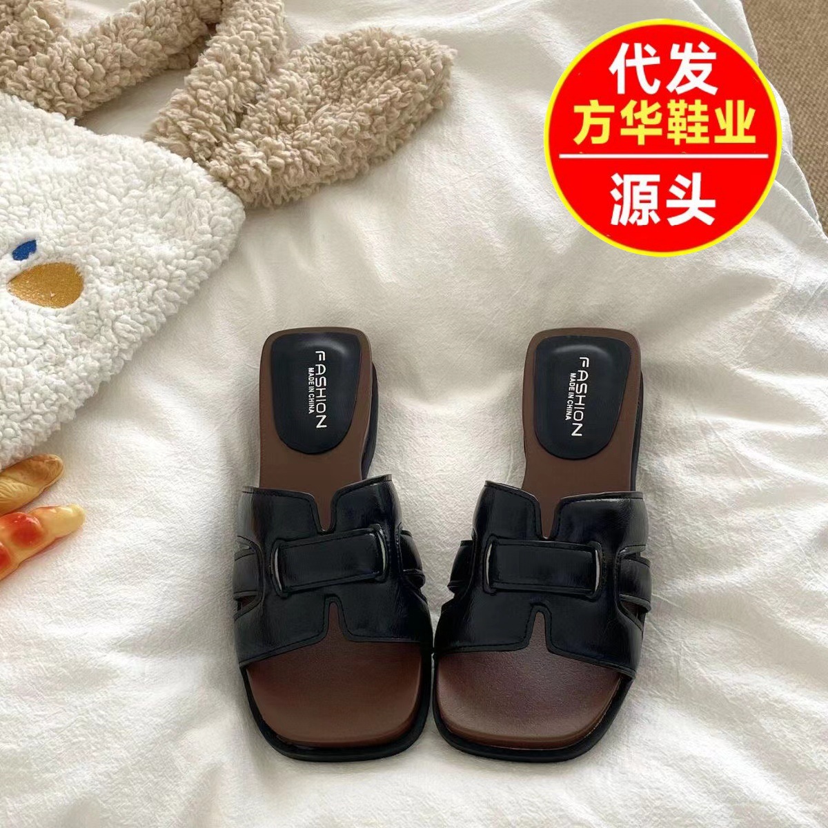 Zapatillas de moda de talón de temperamento para mujeres 2026 verano nuevo cuadrado de talón de moda europea y americana zapatillas de moda casuales zapatillas de mujer