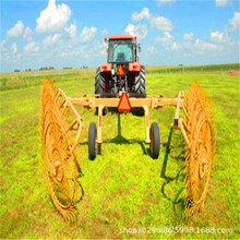 多规格大圆盘牧草收集翻晒设备12盘圆盘搂草机 麦秸牵引捡拾机