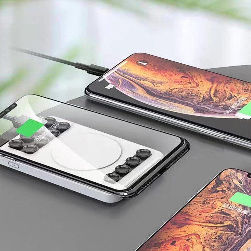 Mini compacto conveniente con energía portátil viaje al aire libre ventosa de teléfono móvil carga compartida inalámbrica puesta en marcha tres