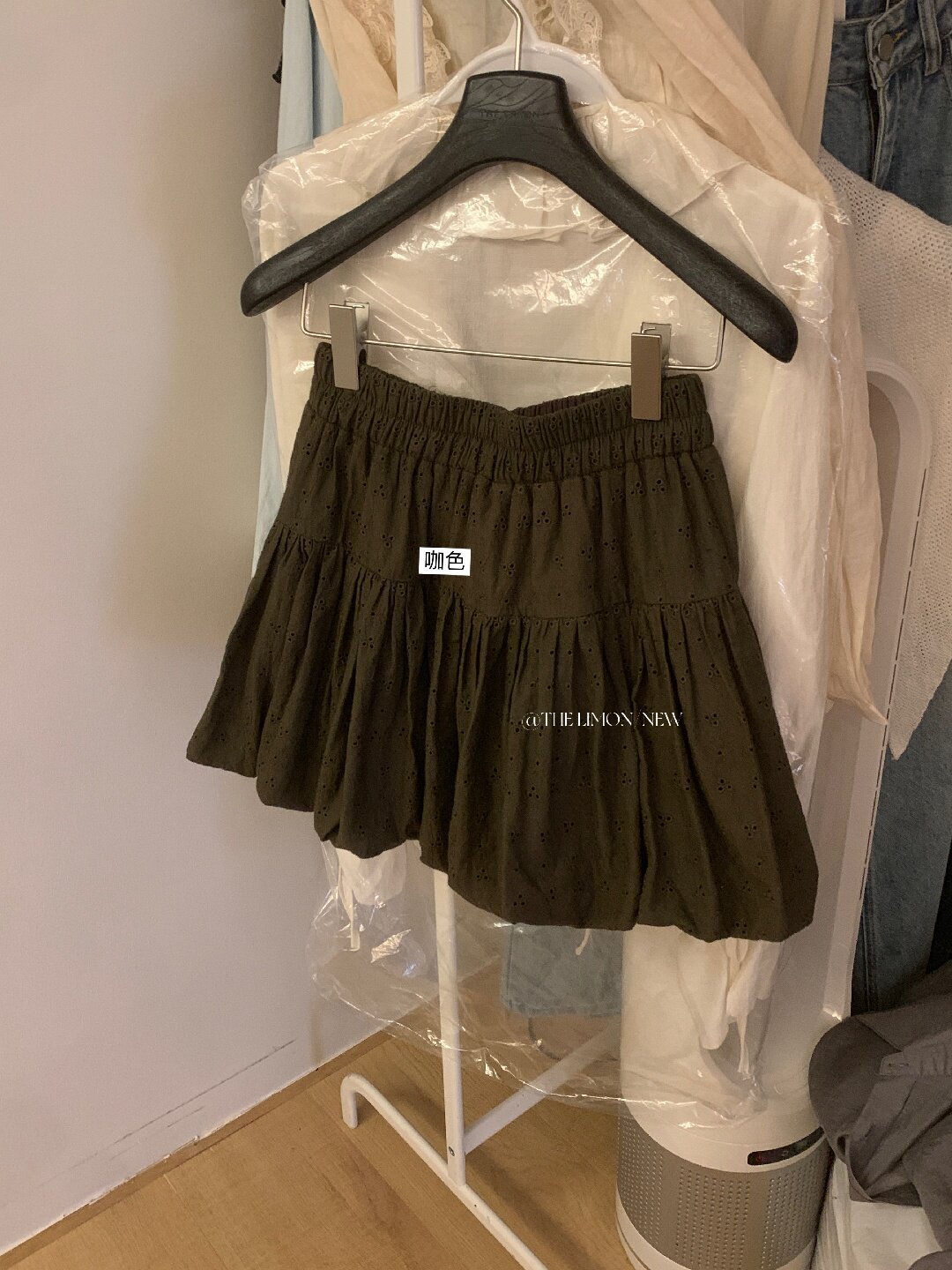 Chân váy chữ A xếp tầng cạp cao dáng suông phong cách vintage — Màu cà phê chi tiết 2