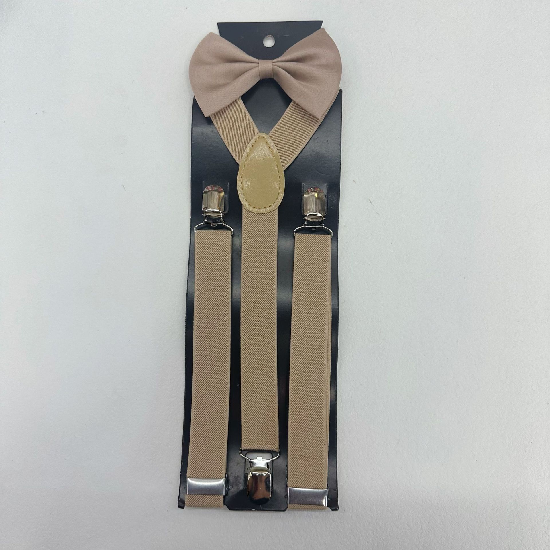 Мелкий костюм хаки