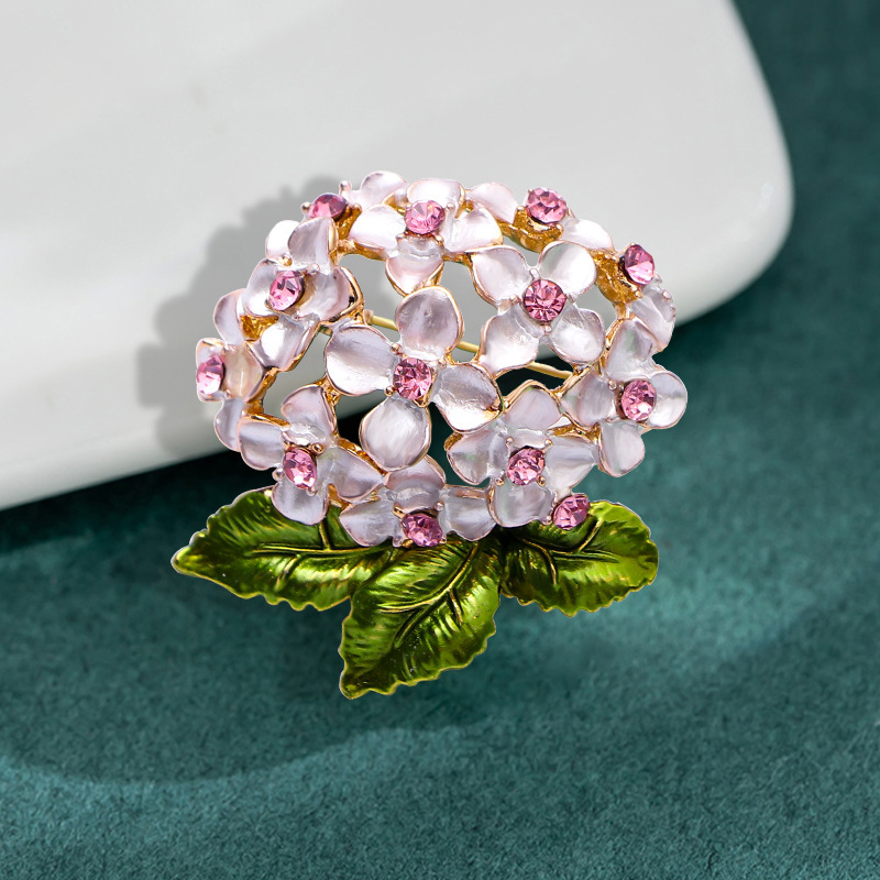 Cute sophisticated elegant brooch