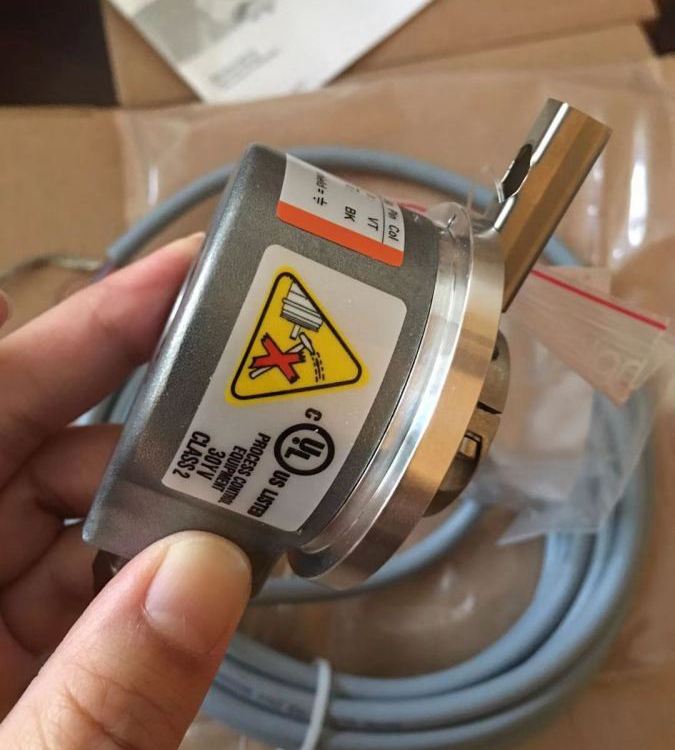 德国kuebler绝对值编码器8.F5868.12CN.C122库伯勒运动控制传感器