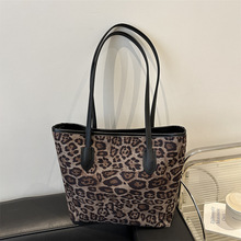 新款秋冬复古大容量2024流行时尚潮流个性简约托特单肩手提女大包