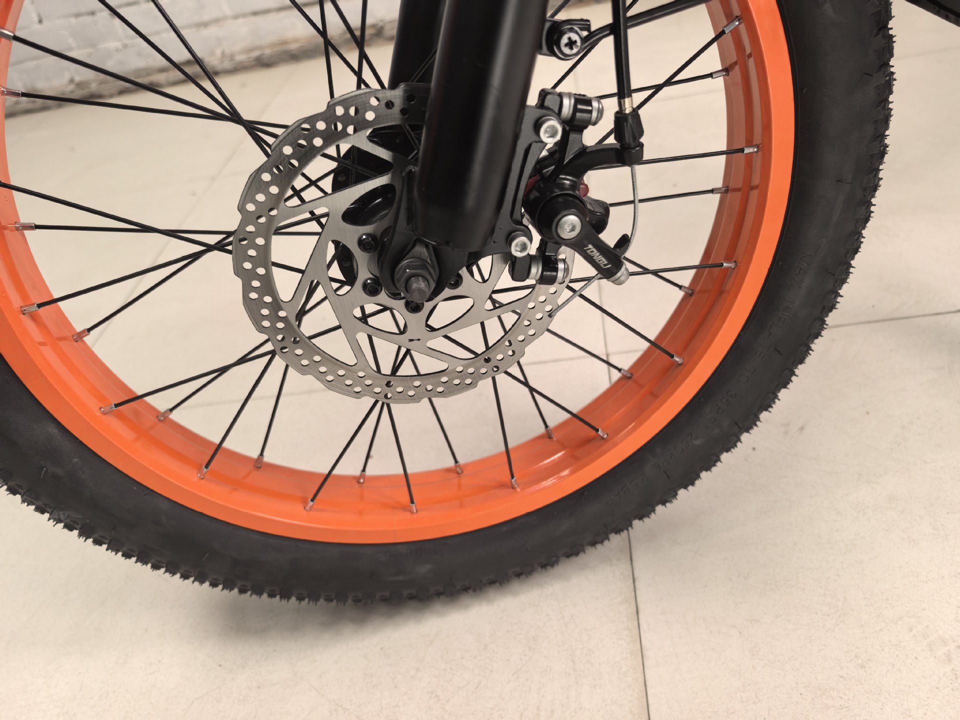 20-inch Electric Power-Assisted Tricycle with Front and Rear Frames