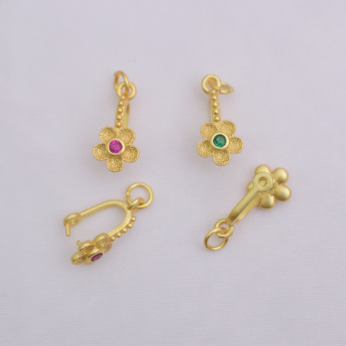 Color-preserving ancient sand gold fortune pendant buckle copper inlaid zircon flower-shaped peace buckle diy necklace jewelry pendant clip buckle