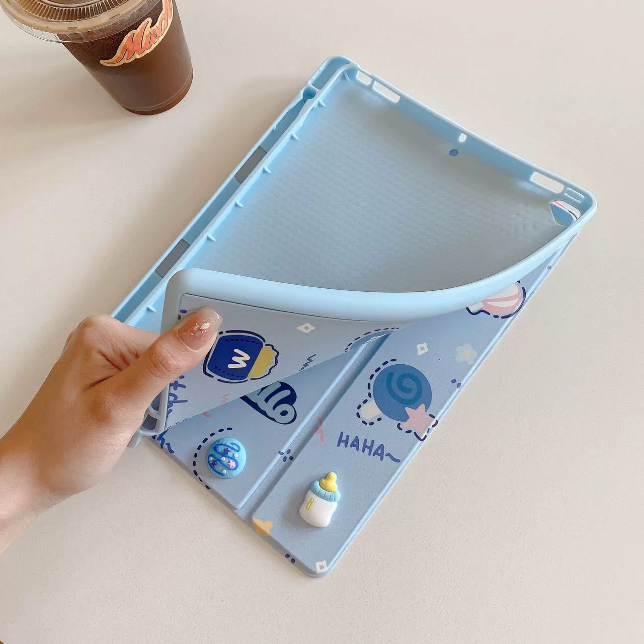 Подходит для iPad Air 10,9 дюйма, плоский защитный кожаный чехол Apple с мультяшным принтом, тройная складная подставка, устойчивая к падениям