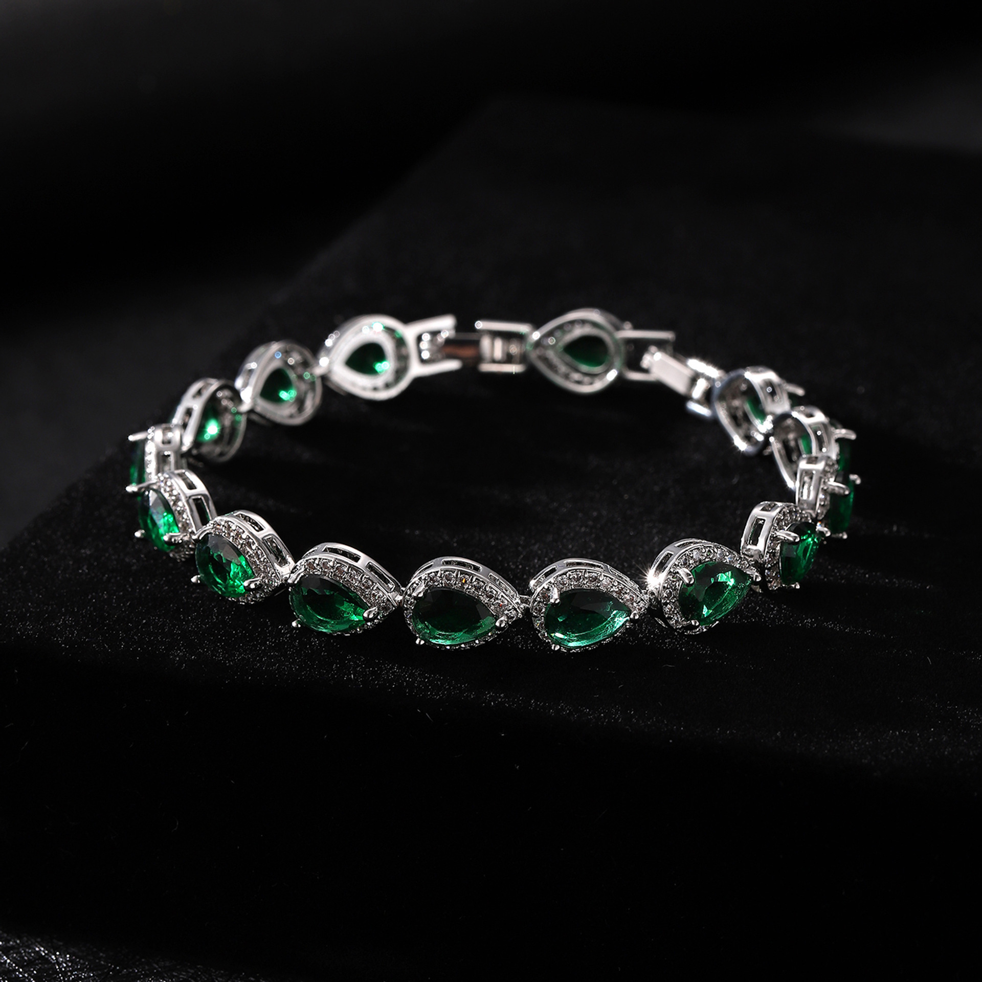 Heart -shaped green