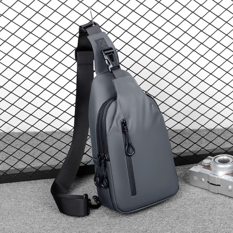 Capacious shoulder bag