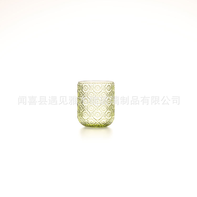 Taza de vino de vidrio en relieve Taza de vino de comercio exterior Europa Taza de decoración al por mayor Taza de jugo Taza de vino de pie alto