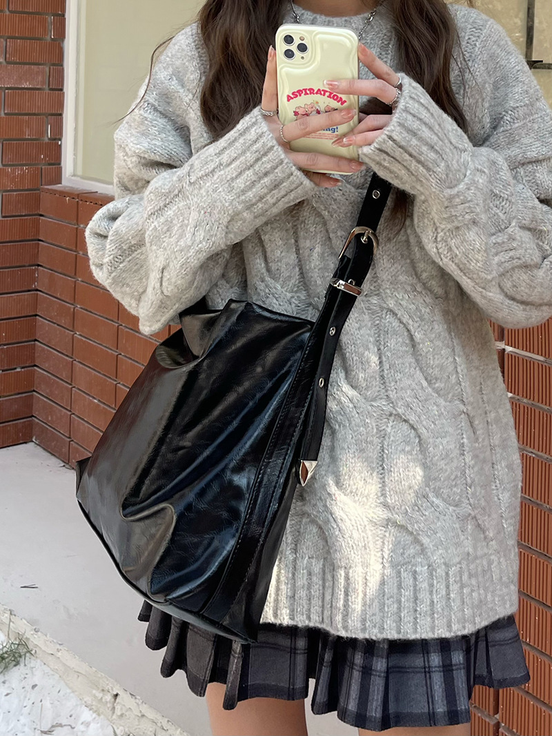 New Black Soft Leather Large Capacity Commuter Leisure Tote Women's Korean Fashion One Shoulder Crossbody Bag_voghion.com