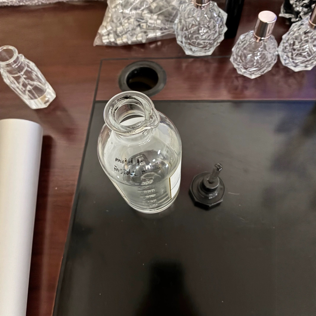 私模开发30ML精华液瓶豌豆肽精华液玻璃瓶滴管圆身化妆品包装材料