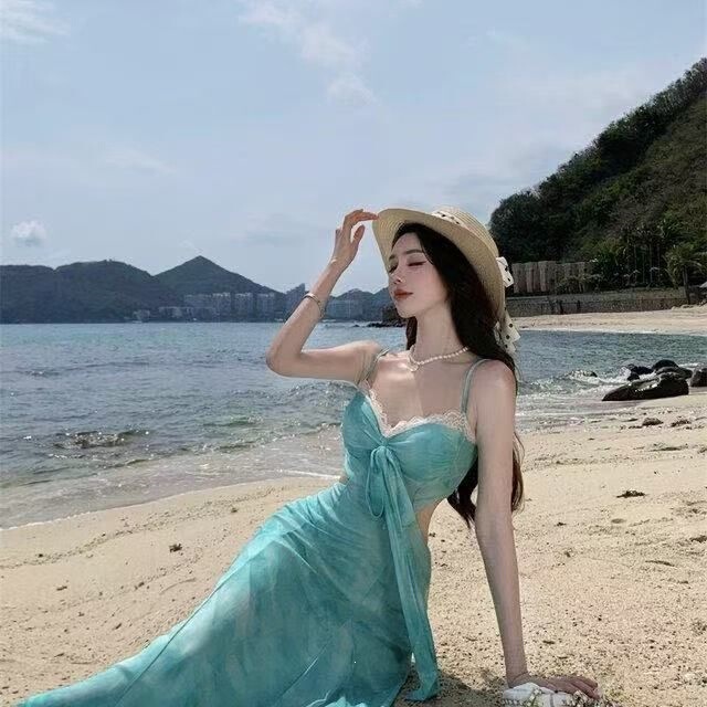 New summer-autumn holiday-style camisole dress for women, long beach dress with open back, perfect for taking photos New summer-autumn holiday-style camisole dress for women, long beach dress with open back, perfect for taking photos