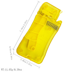 メーカー直販の黄色の糸通しはスプリング付きの針通し器を持っています。