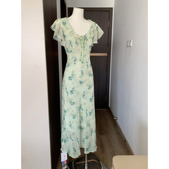 グリーン花柄スカート、大きなVネックデザイン、ウエストを細くする、小さなフリルスリーブ、ロングドレス、夏の休暇ドレス
