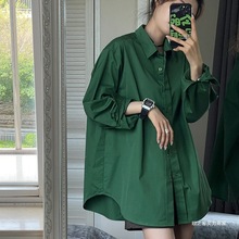 绿色中长款宽松衬衫女春秋季2024新款时尚洋气别致下摆不规则上衣