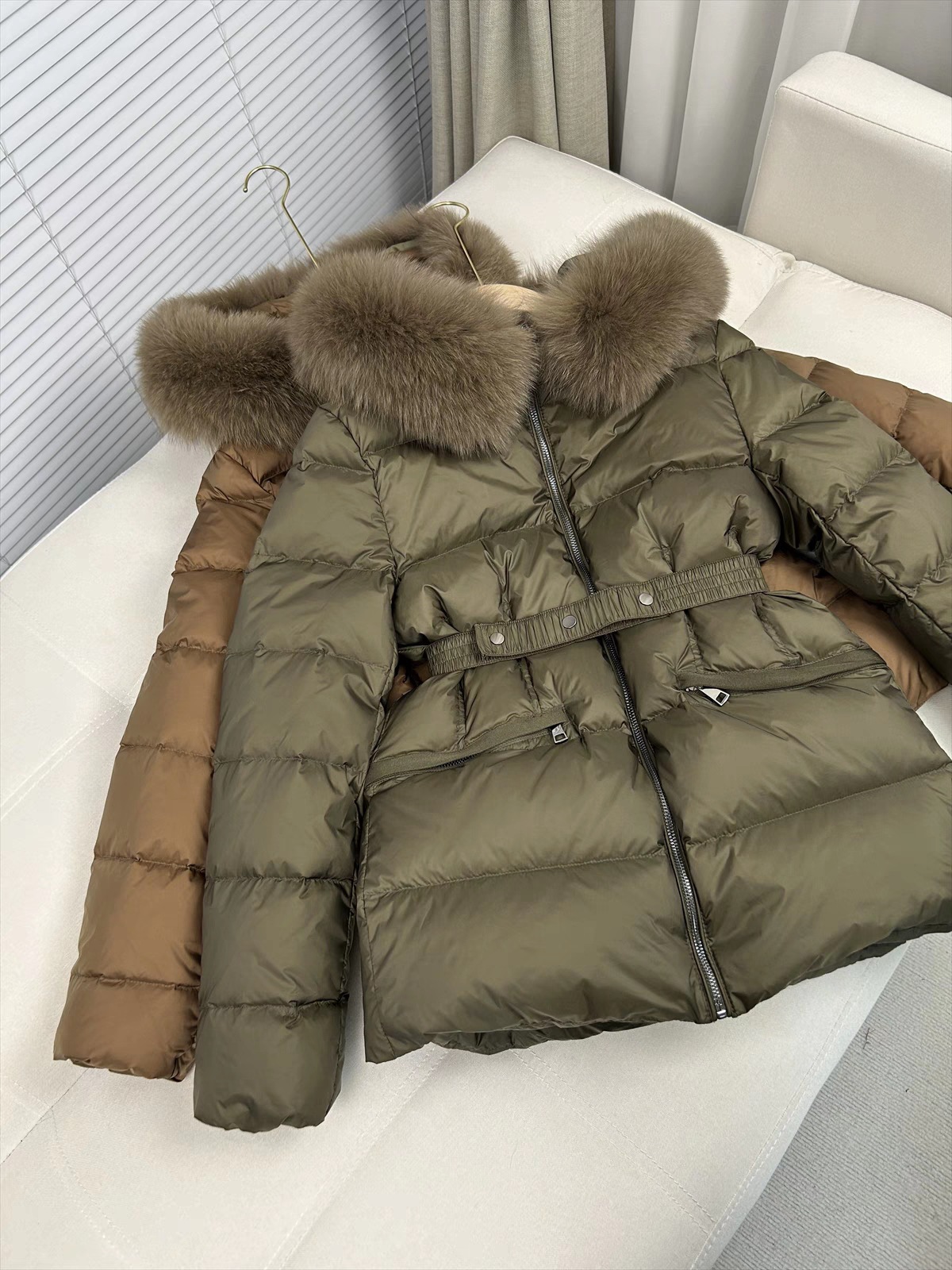 Autumn Winter New European Style Waist Slimming 90 White Duck Fox Fur Collar Down Jacket Women Short Trendy Coat_voghion.com