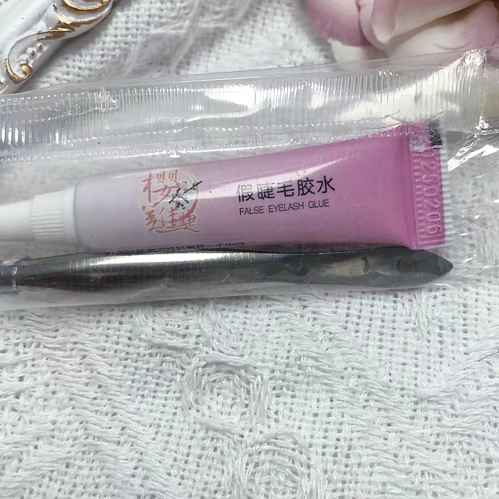 Las pestañas falsas transfronterizas, pestañas falsas