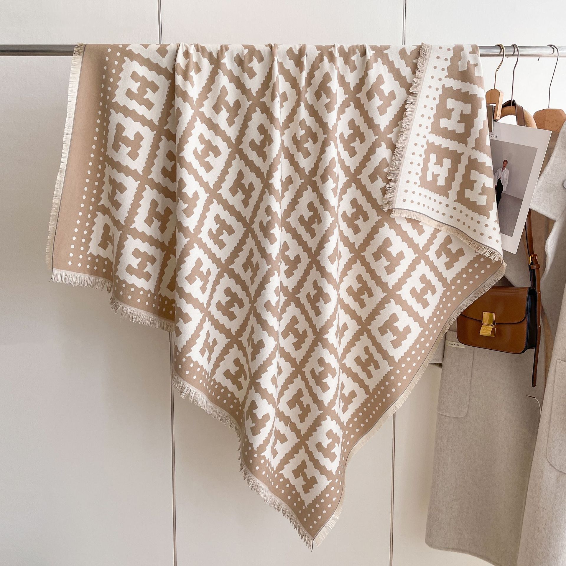 Ventas calientes de otoño y invierno de nuevo estilo coreano imitación de cachemira toallas generosas mujeres moda universal gruesa capa cálida chal