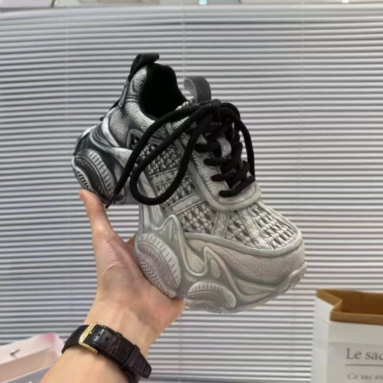 Zapatos de red para mujeres de verano de 2026 nuevos zapatos de deporte casuales transpirables de malla gruesa para mujeres