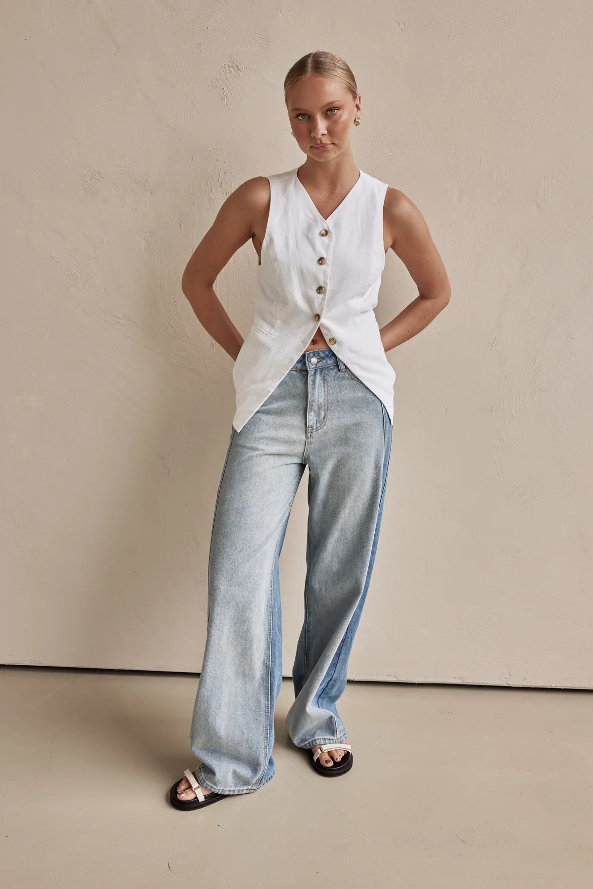 Women's 2025 New European And American Style Trendy Wide-Leg Pants Fashionable Street Washed Distressed Jeans 8932_ecoleips.com