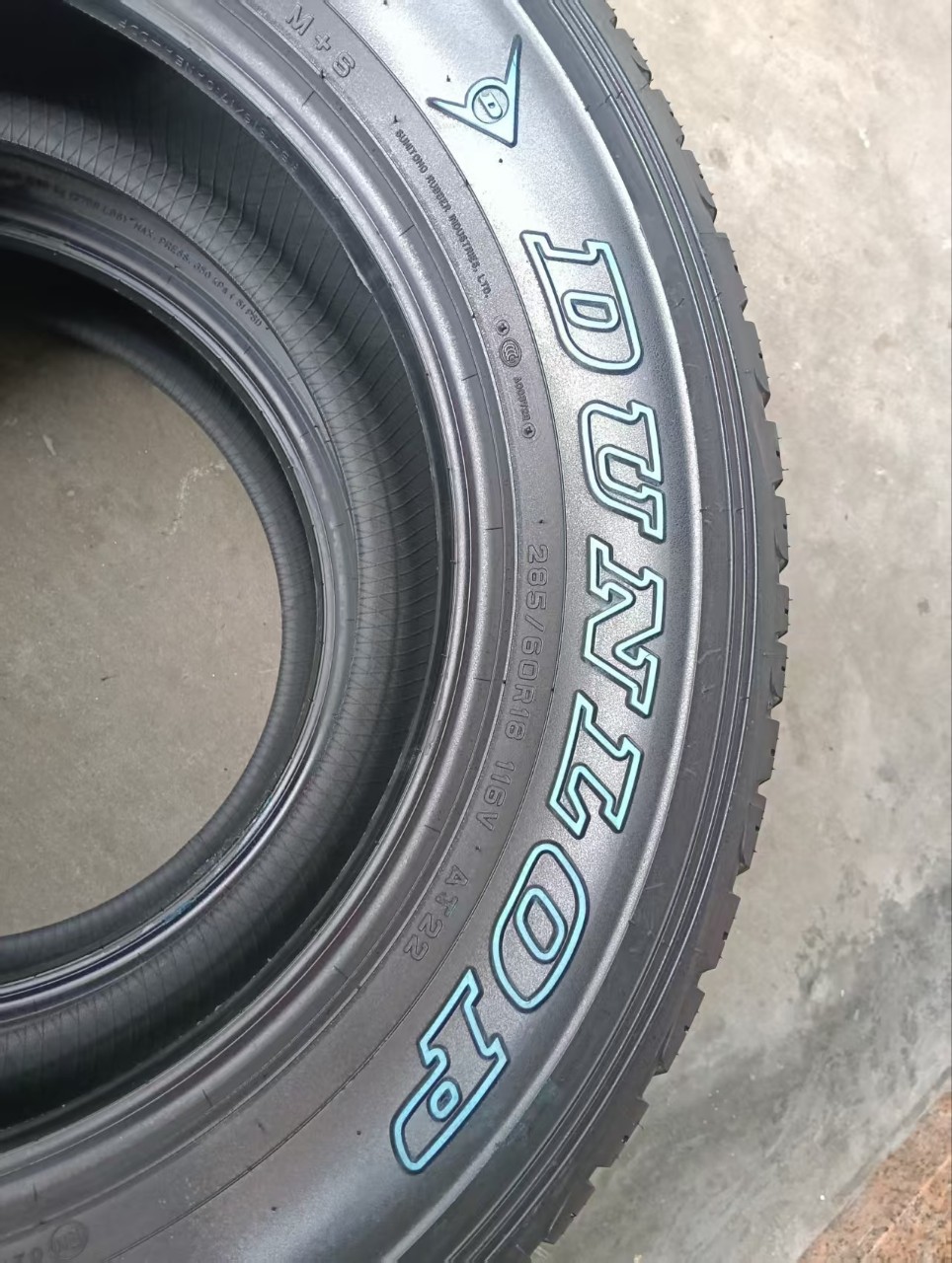 Dunlop car tire GRANDTREK AT22 SUV off-road tire 285/60R18 116V white lettering