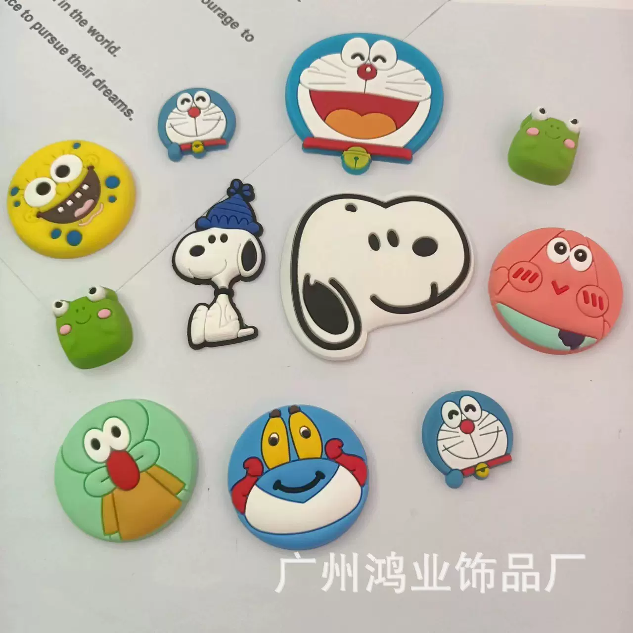 卡通公仔软胶叮当猫史努比海绵派da星手机壳软胶洞洞鞋花卡通PVC