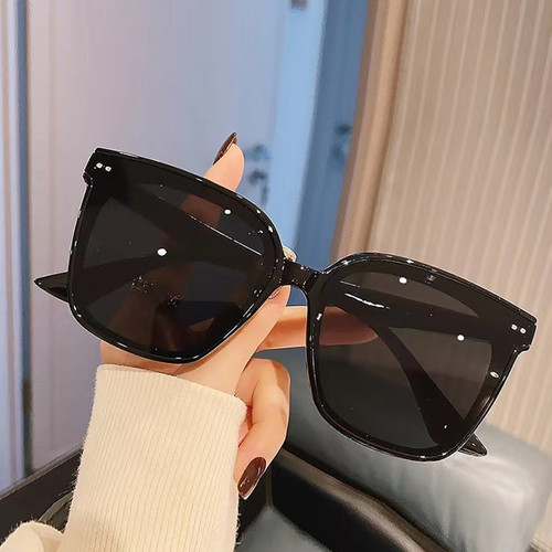 Fashionable sunglasses for women, outdoor travel street photography, anti-UV sunglasses for men, Internet celebrity same style ins large frame sun protection glasses