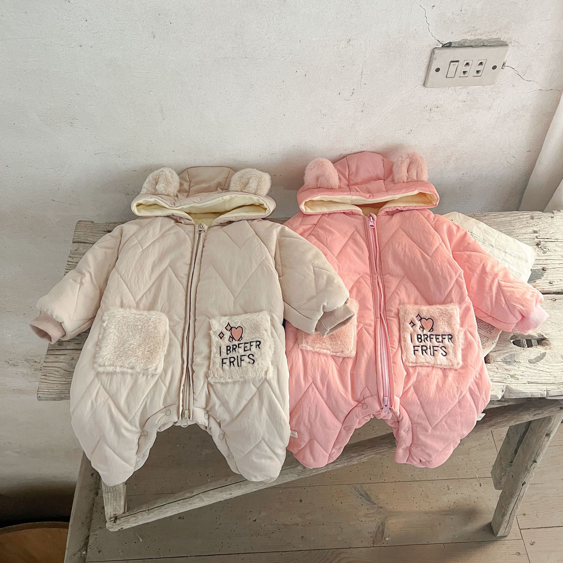 Ropa de invierno para bebé Otoño e Invierno traje de invierno ropa acolchada de algodón súper lindo abrigo de mameluco de Bebé Ropa de una sola pieza