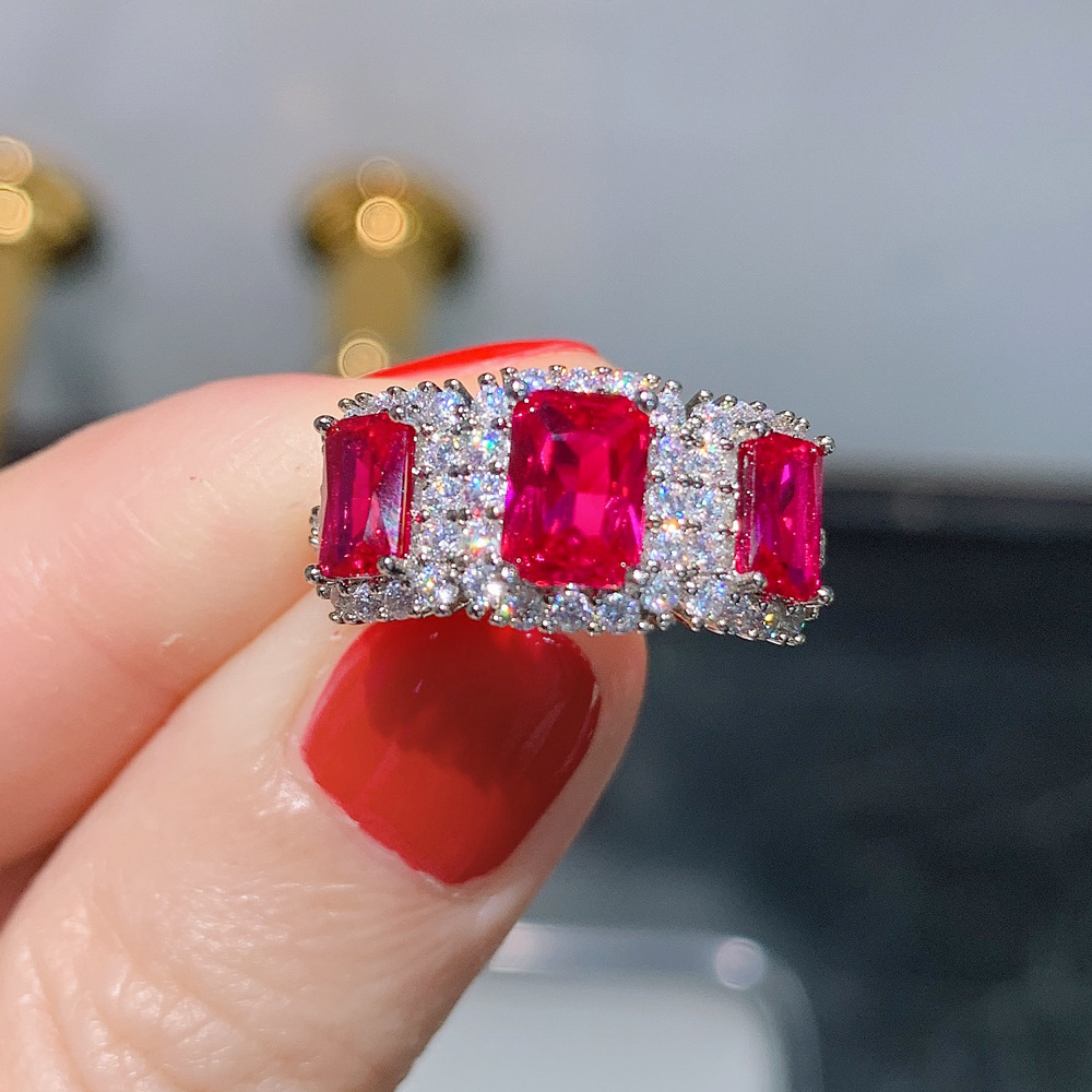 Dames ring met robijn in europese en amerikaanse trendstijl_voghion.com