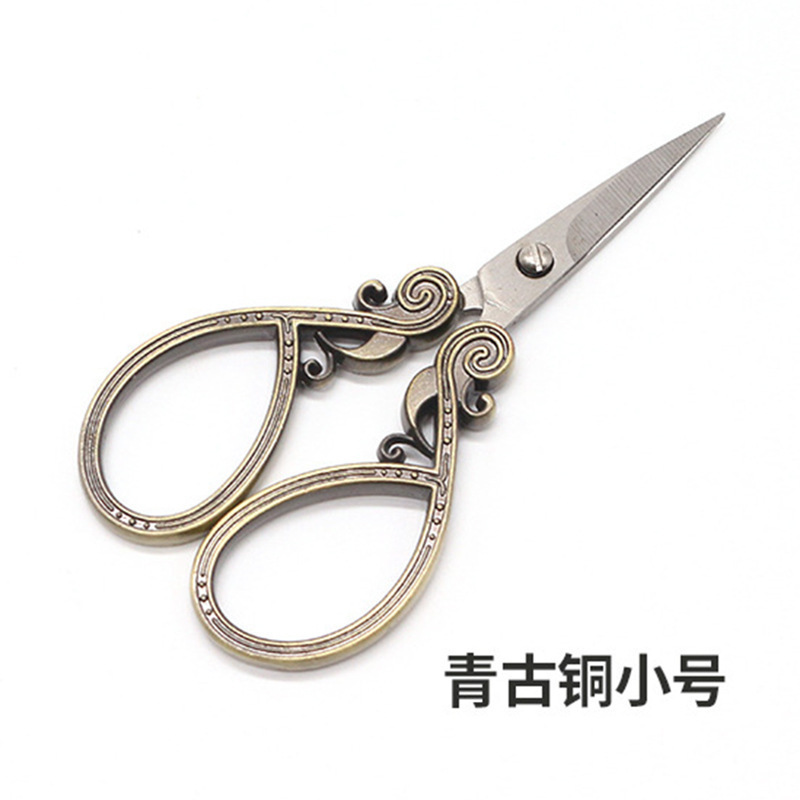 Gota de agua de amor Tijeras pequeñas hechas a mano clásicas europeas Tijeras de corte pequeñas grandes de estilo europeo Spot al por mayor