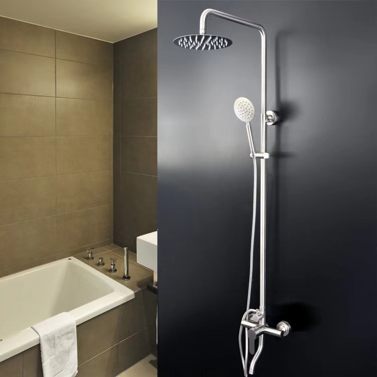 상단 스프레이가 있는 밝은 은색 뜨겁고 차가운 모델